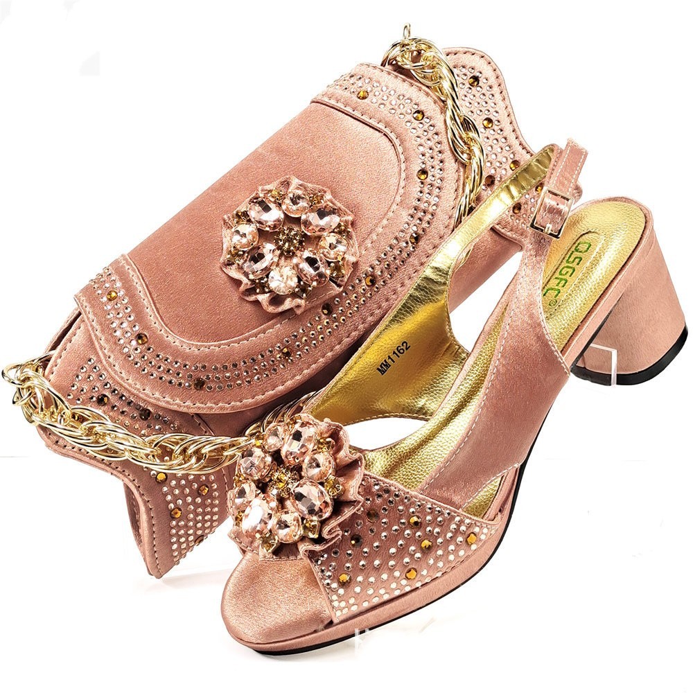 Evening Party With Rhinestone Pointed Toe Shoes Hand Bag Suit